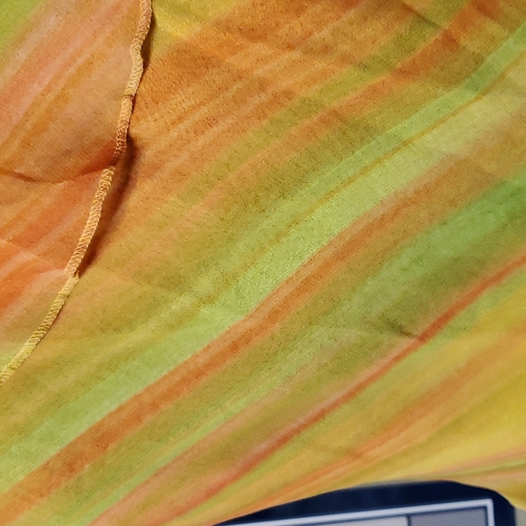Silk Top in Citrus Colors, Sz M - Picture 3 of 16